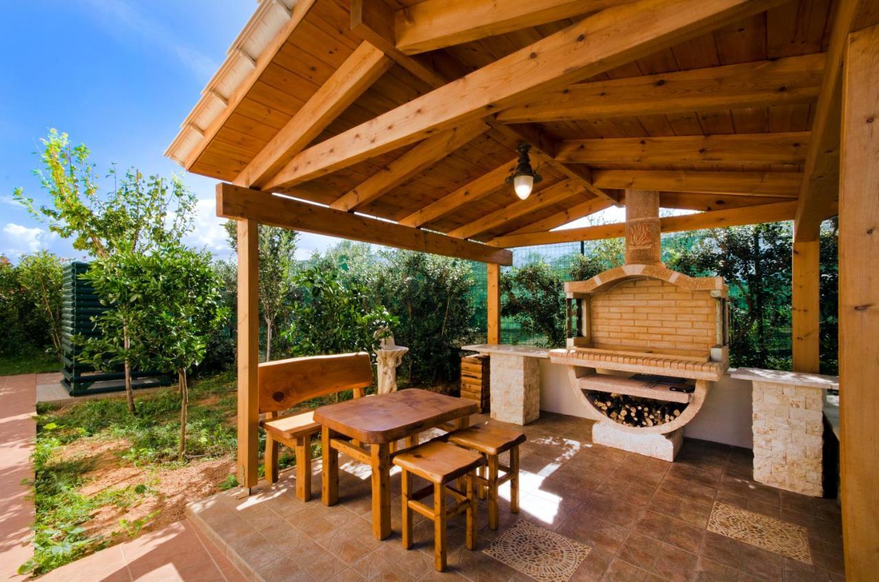 Villa Moma Palio Gerani Extérieur photo